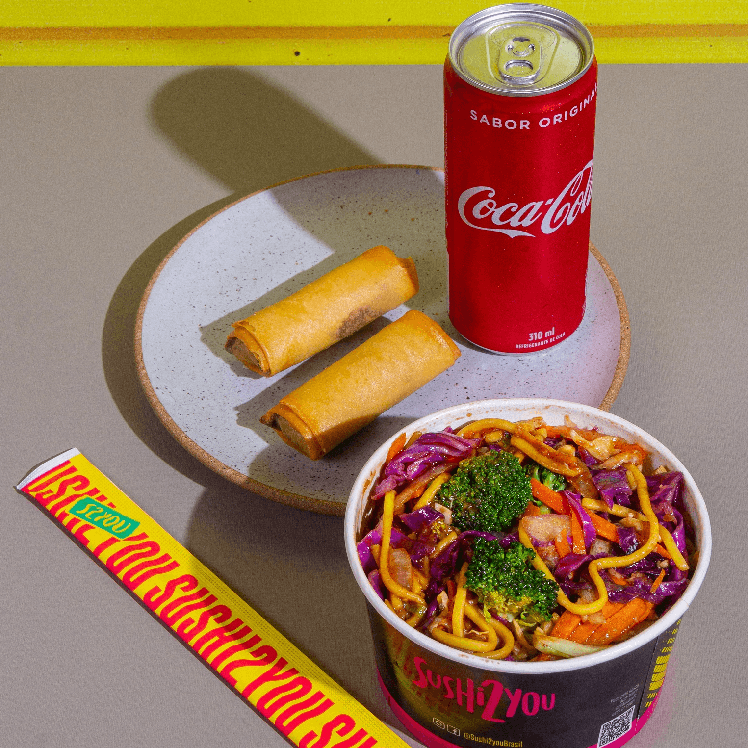Yakissoba Veg ou Frango + Harumaki + 1 Bebida 